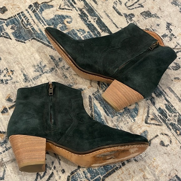 Isabel Marant Dicker Suede Bootie ankle boots - Picture 4 of 10